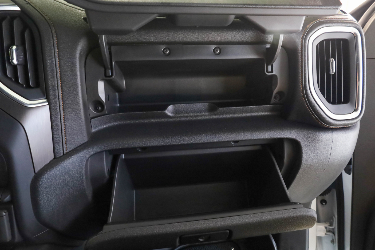 GMC Sierra 1500 4WD Crew Cab 147" AT4 2021