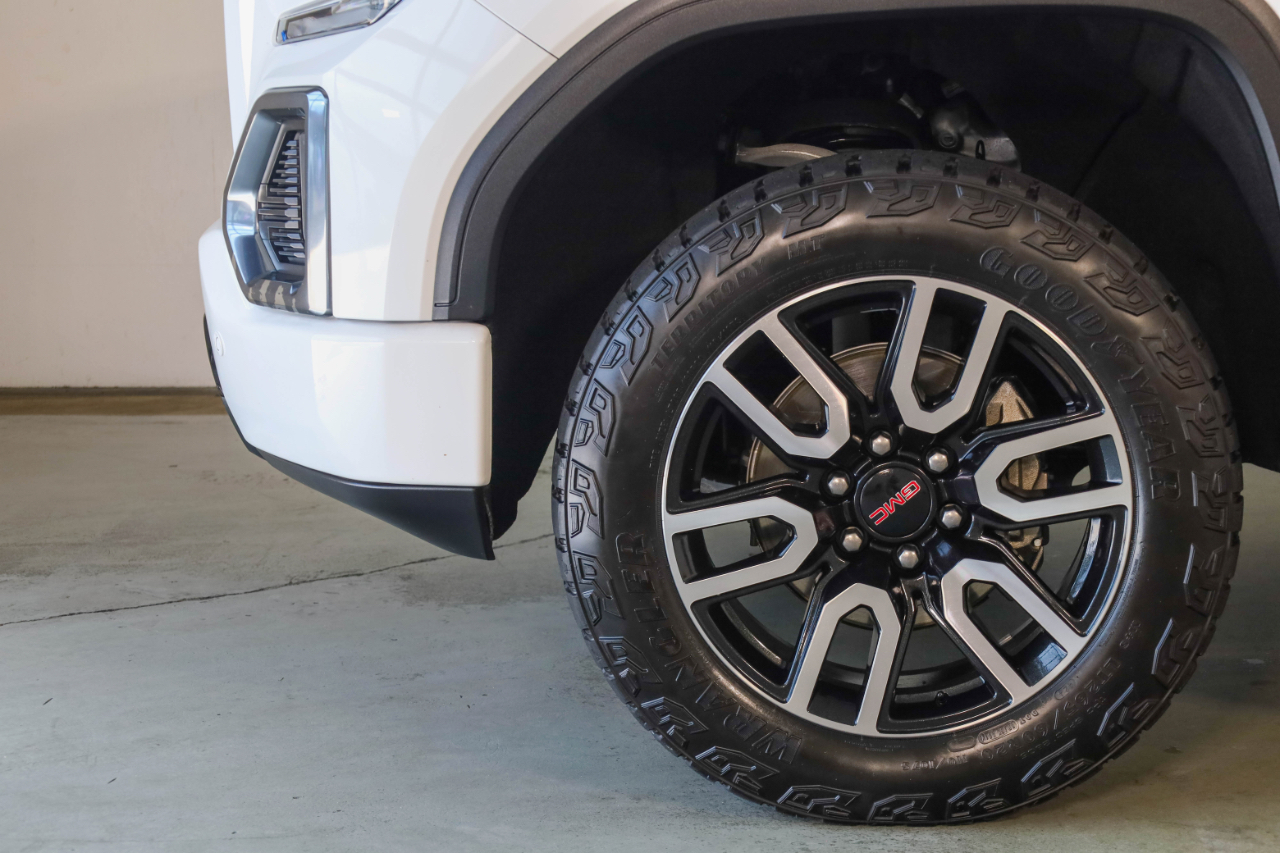 GMC Sierra 1500 4WD Crew Cab 147" AT4 2021