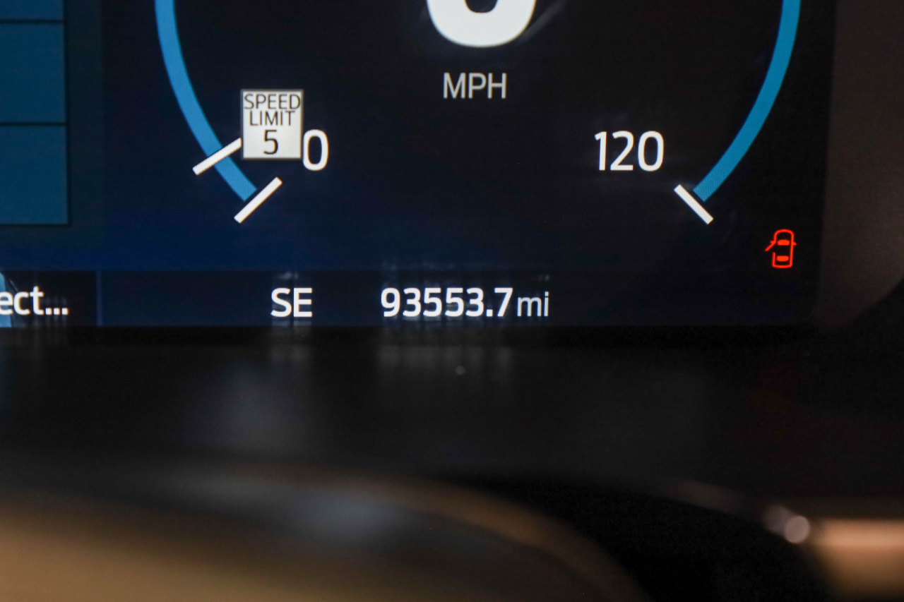 2023 Ford F-150 Platinum photo 7