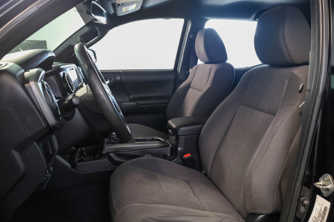 2017 Toyota Tacoma SR5 Double Cab V6 4x4 photo 11