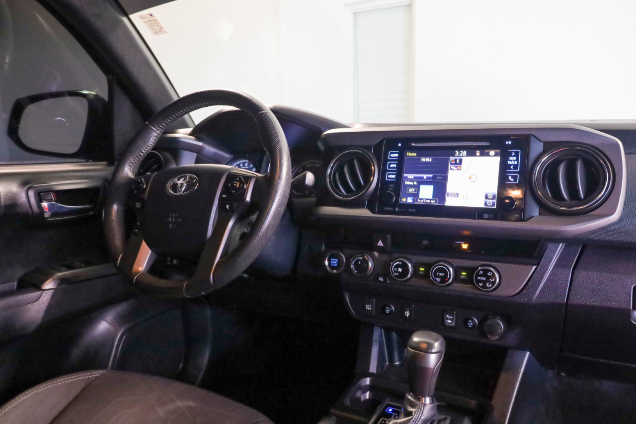 2017 Toyota Tacoma SR5 Double Cab V6 4x4 photo 13