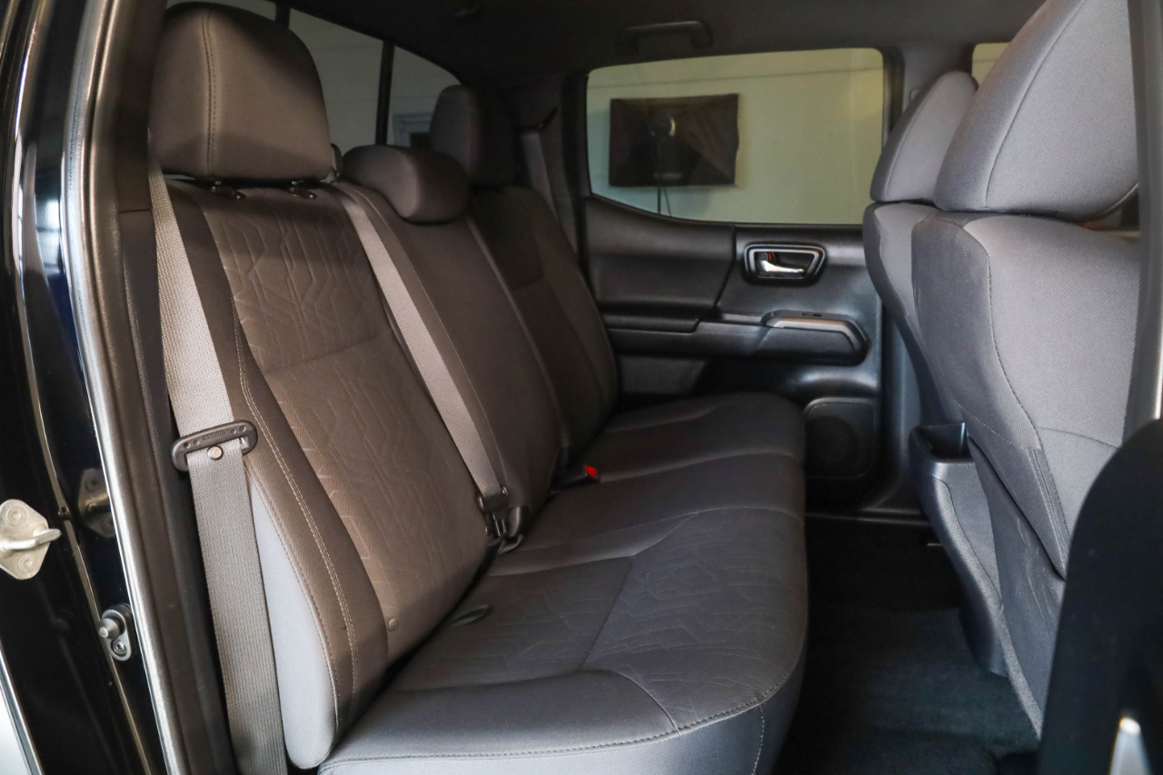 2017 Toyota Tacoma SR5 Double Cab V6 4x4 photo 19