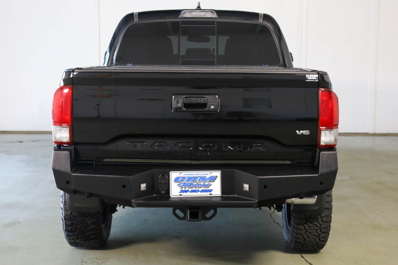 2017 Toyota Tacoma SR5 Double Cab V6 4x4 photo 4