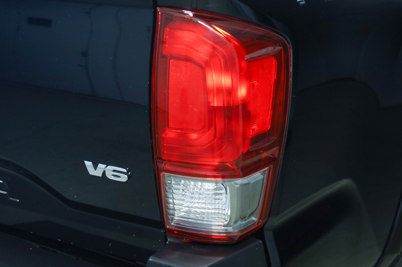 2017 Toyota Tacoma SR5 Double Cab V6 4x4 photo 21