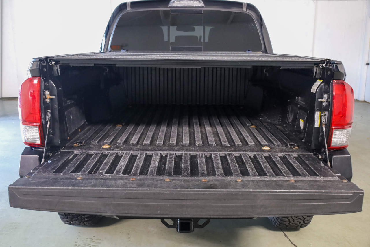 2017 Toyota Tacoma SR5 Double Cab V6 4x4 photo 25