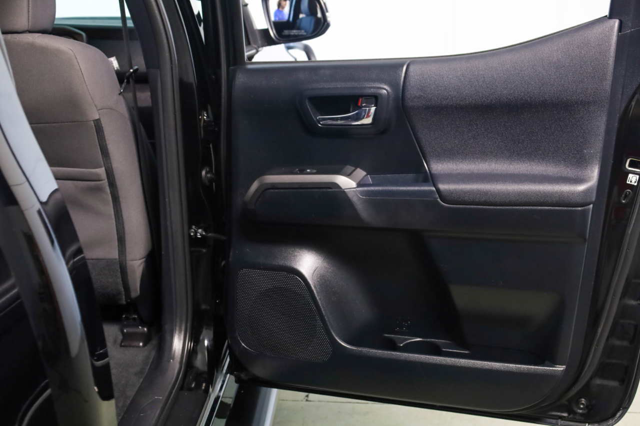 2017 Toyota Tacoma SR5 Double Cab V6 4x4 photo 36