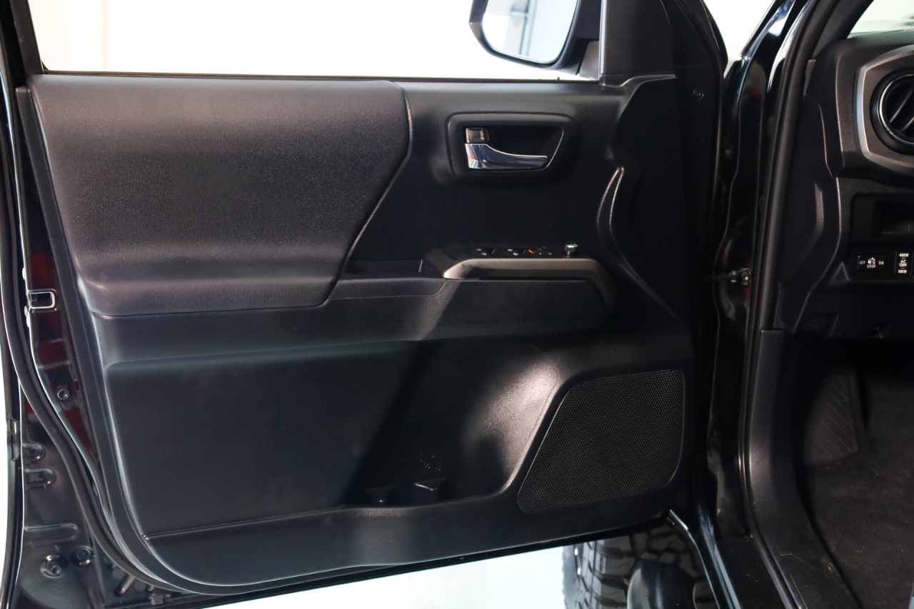 2017 Toyota Tacoma SR5 Double Cab V6 4x4 photo 27