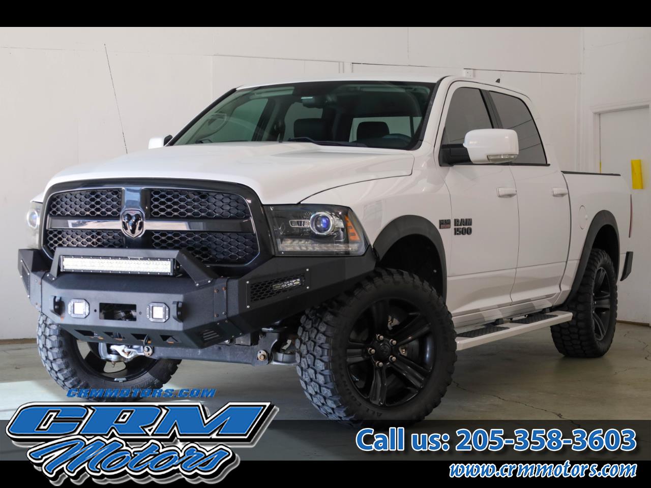 2017 RAM 1500 Night 4x4 Crew Cab 5'7" Box