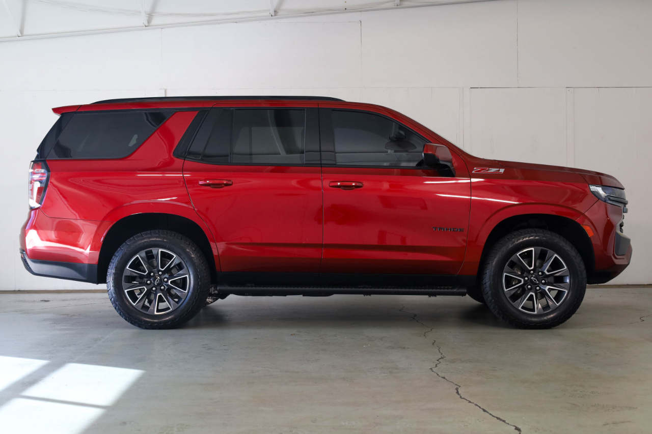 2021 Chevrolet Tahoe Z71 photo 2