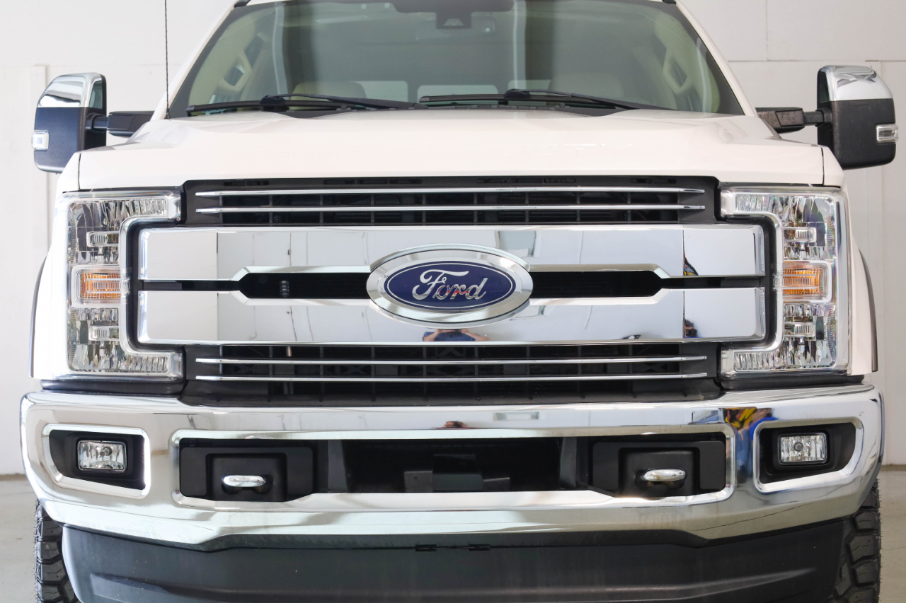 2019 Ford F-250 Lariat photo 2