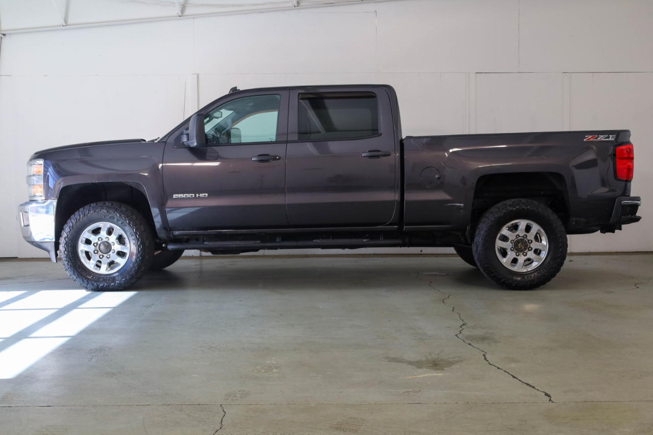 2015 Chevrolet Silverado 2500HD LT photo 4