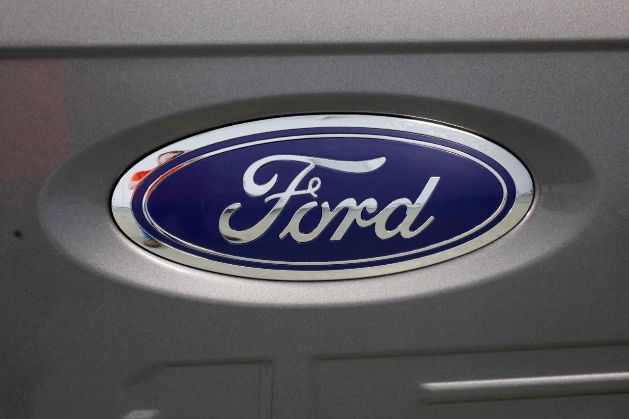 Ford F-150 4WD SuperCrew 145" XLT 2022