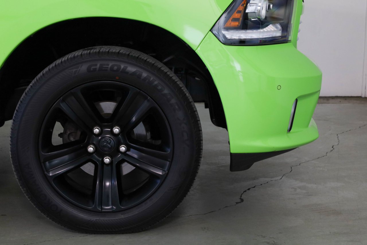 RAM 1500 Sport 4x4 Crew Cab 5'7" Box 2017