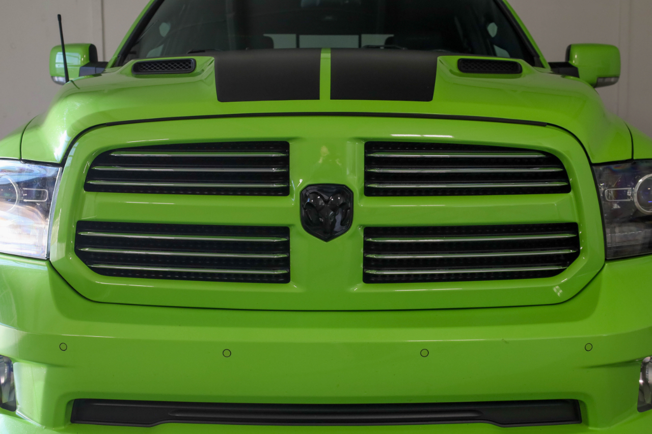 RAM 1500 Sport 4x4 Crew Cab 5'7" Box 2017