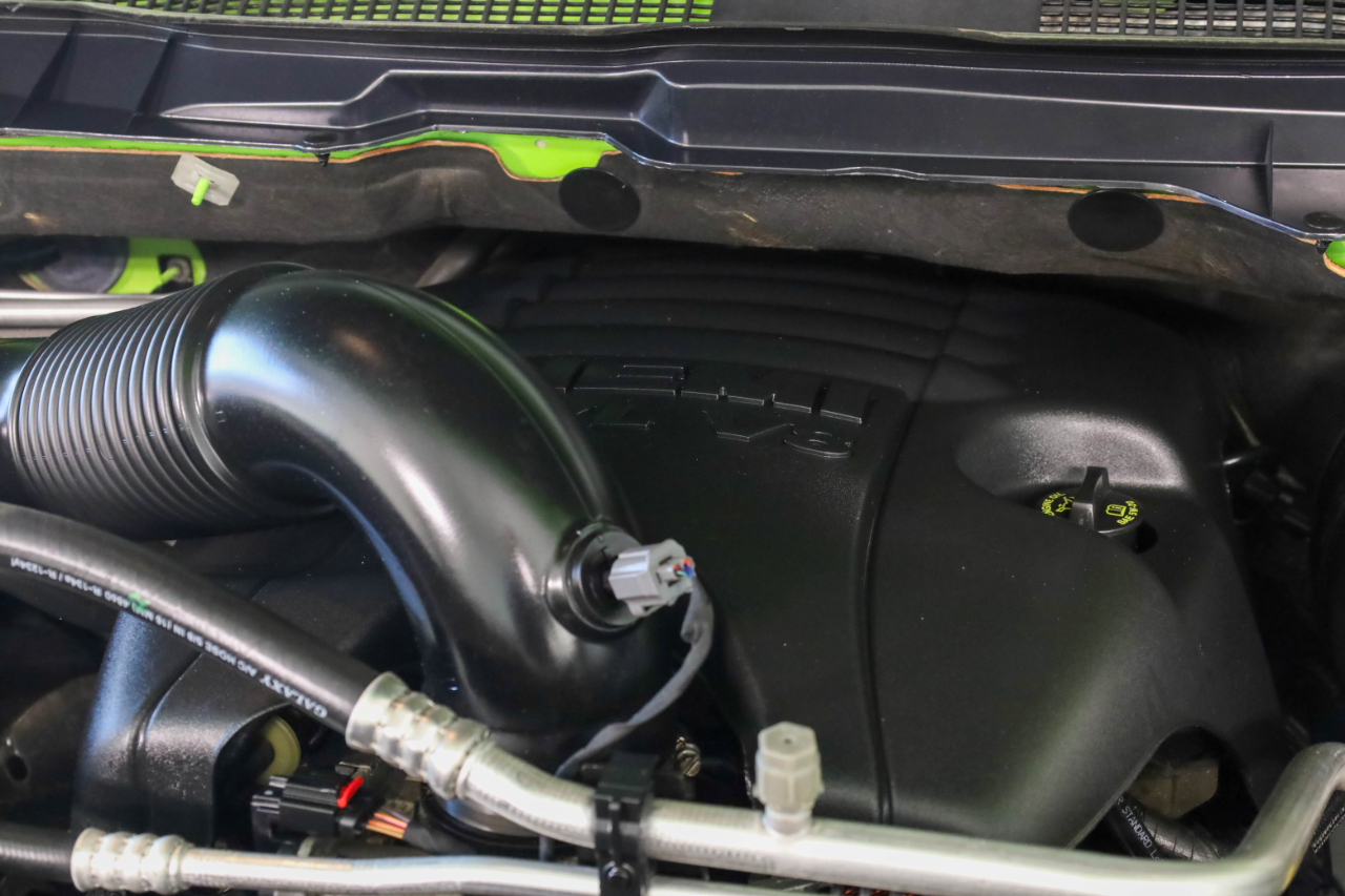 RAM 1500 Sport 4x4 Crew Cab 5'7" Box 2017