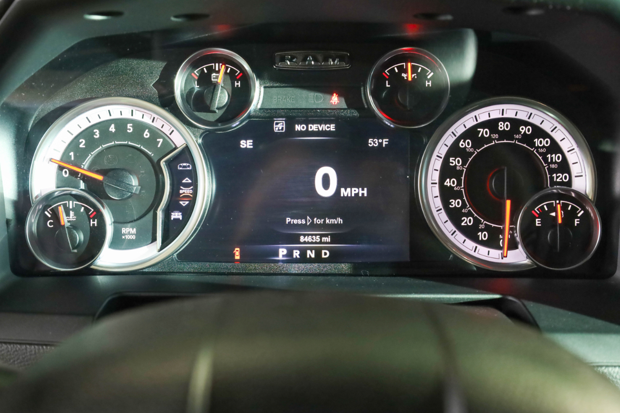 RAM 1500 Sport 4x4 Crew Cab 5'7" Box 2017