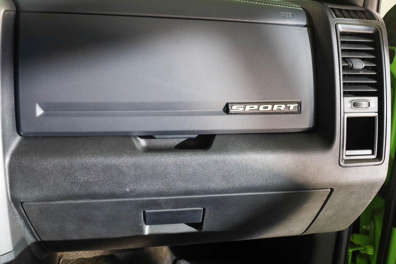 RAM 1500 Sport 4x4 Crew Cab 5'7" Box 2017