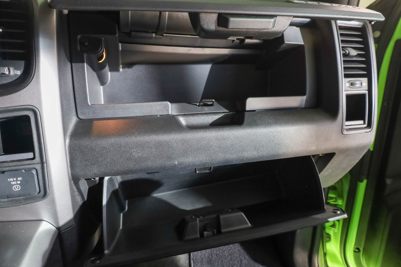 RAM 1500 Sport 4x4 Crew Cab 5'7" Box 2017