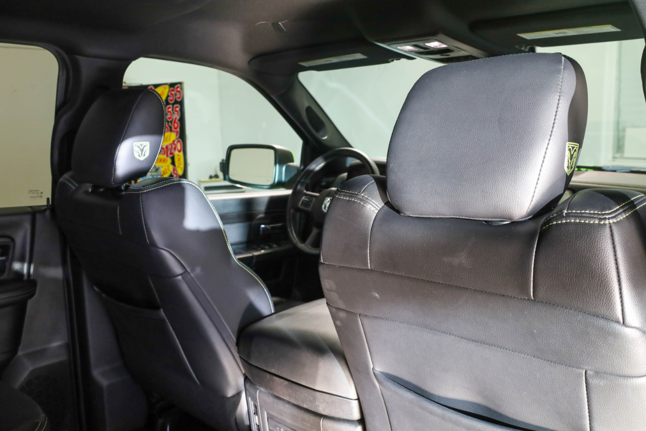 RAM 1500 Sport 4x4 Crew Cab 5'7" Box 2017