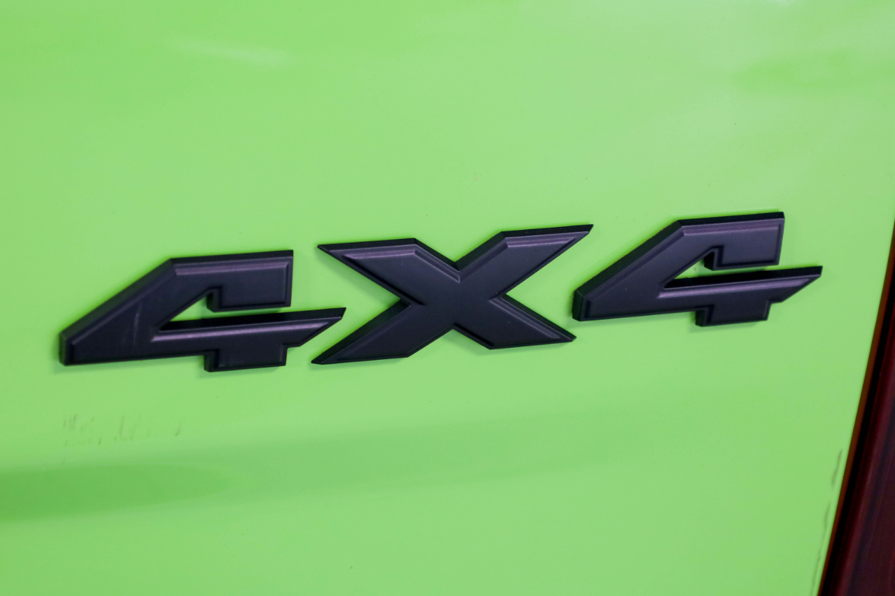 RAM 1500 Sport 4x4 Crew Cab 5'7" Box 2017