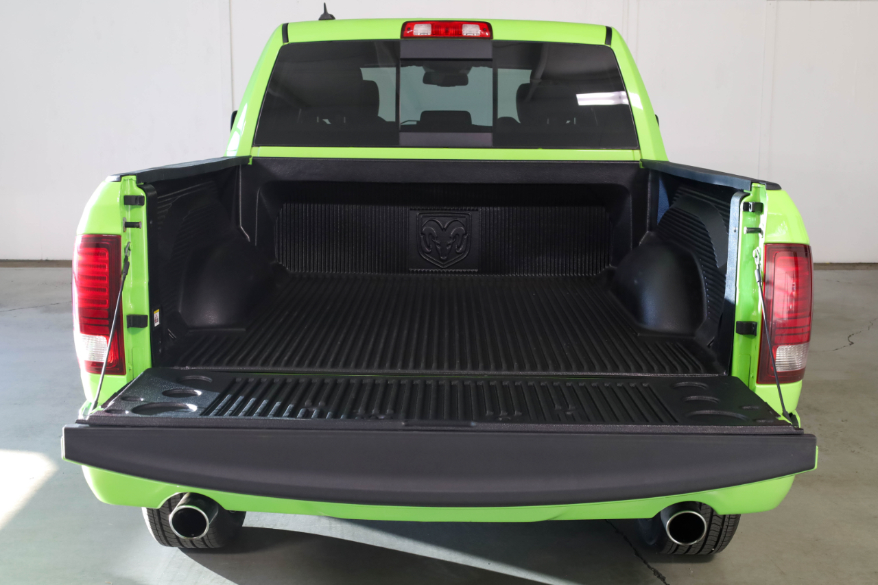 RAM 1500 Sport 4x4 Crew Cab 5'7" Box 2017