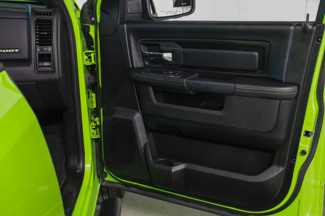 RAM 1500 Sport 4x4 Crew Cab 5'7" Box 2017