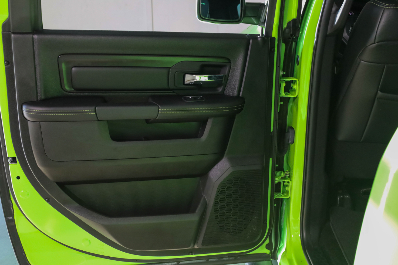 RAM 1500 Sport 4x4 Crew Cab 5'7" Box 2017