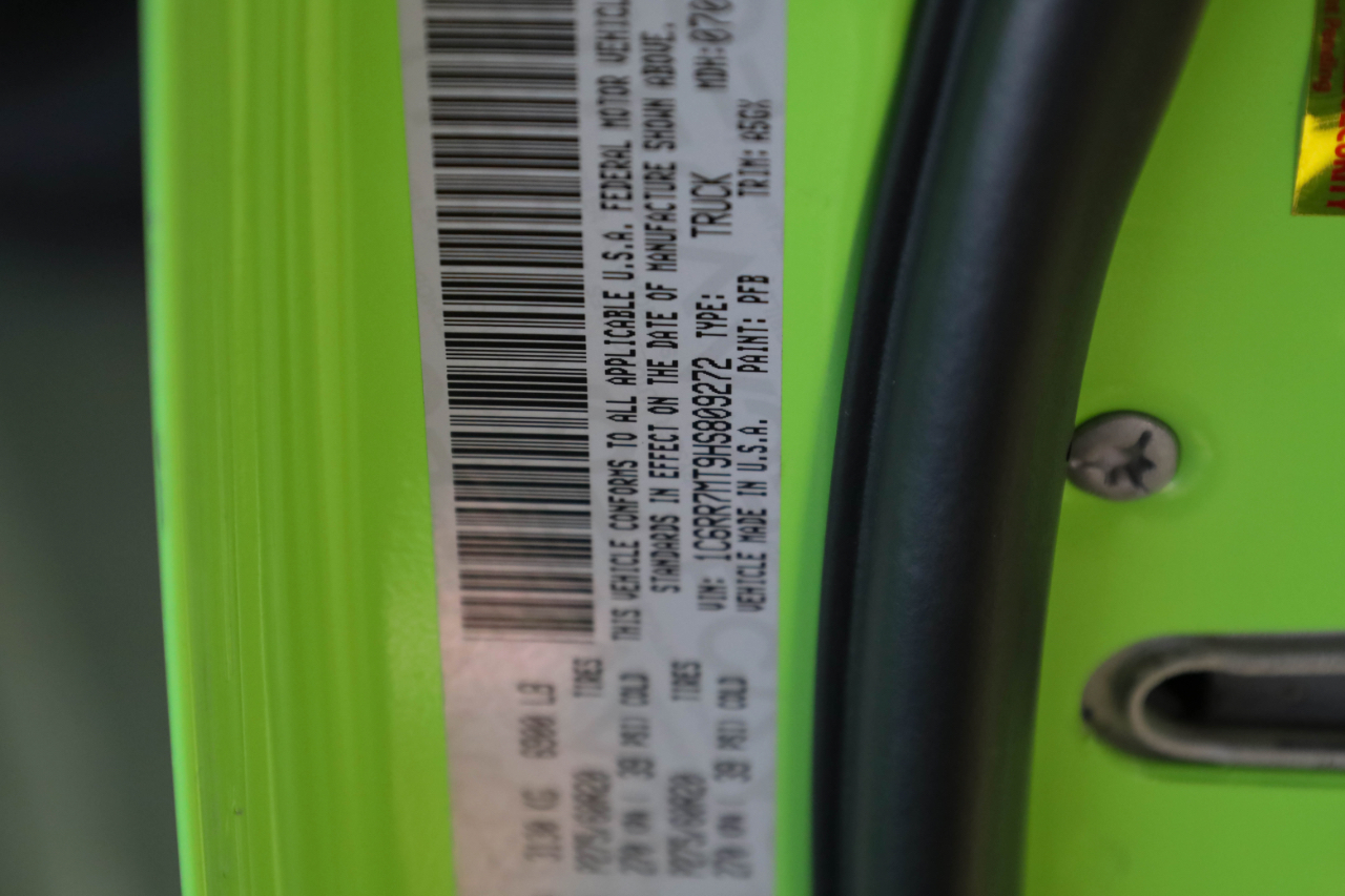 RAM 1500 Sport 4x4 Crew Cab 5'7" Box 2017