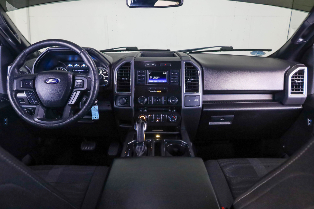 Ford F-150 4WD SuperCrew 145" XLT 2015