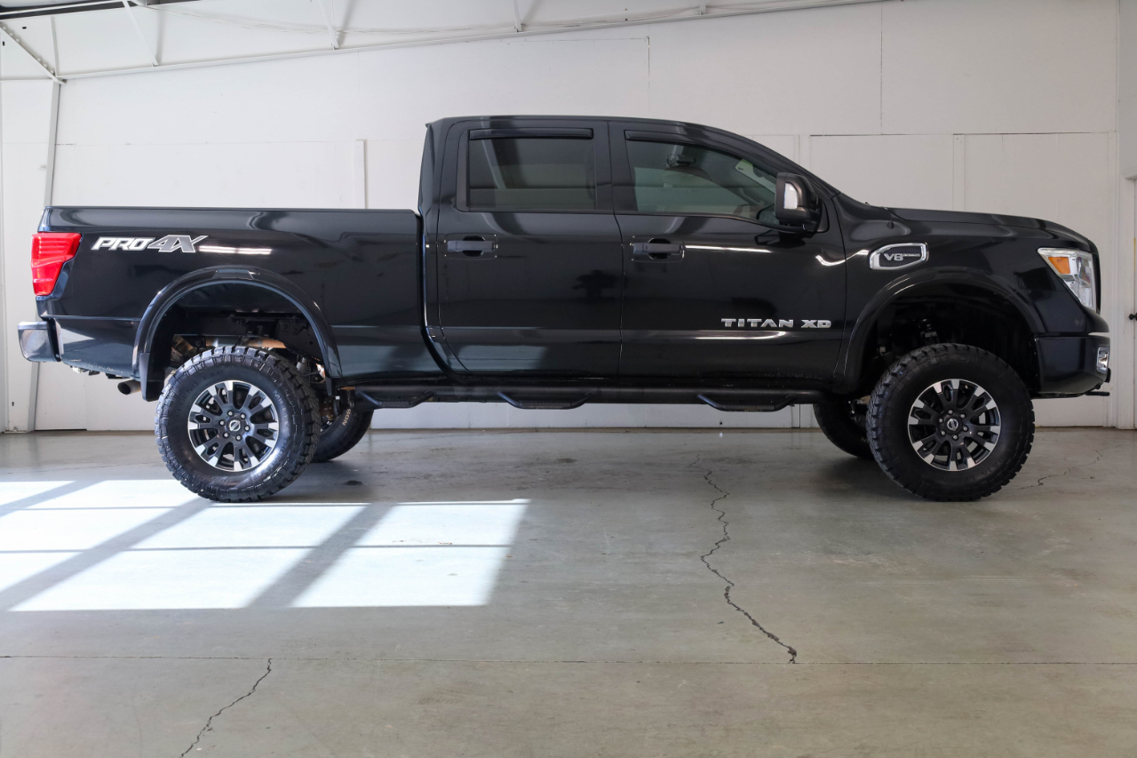 Nissan Titan XD 4x4 Gas Crew Cab PRO-4X 2019