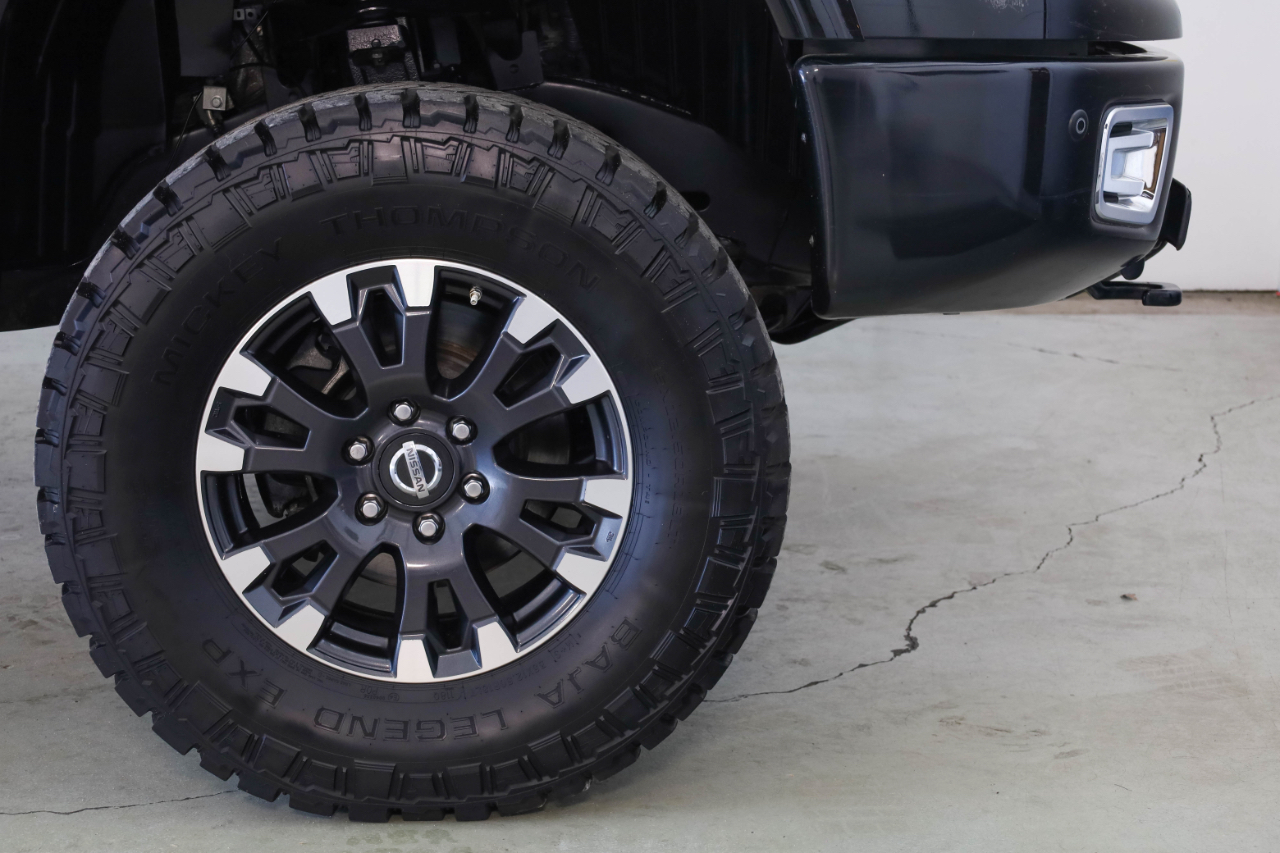 Nissan Titan XD 4x4 Gas Crew Cab PRO-4X 2019