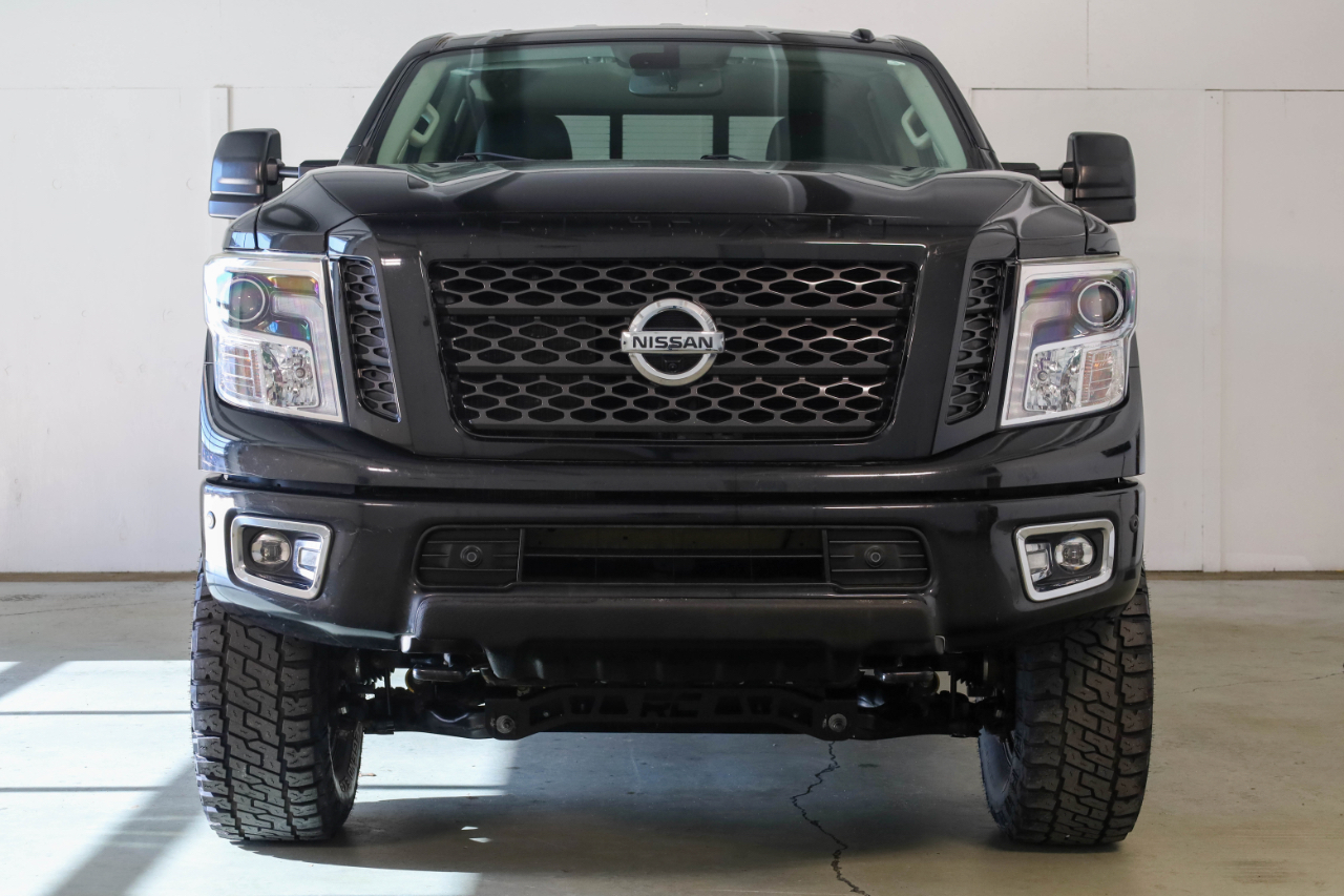 Nissan Titan XD 4x4 Gas Crew Cab PRO-4X 2019