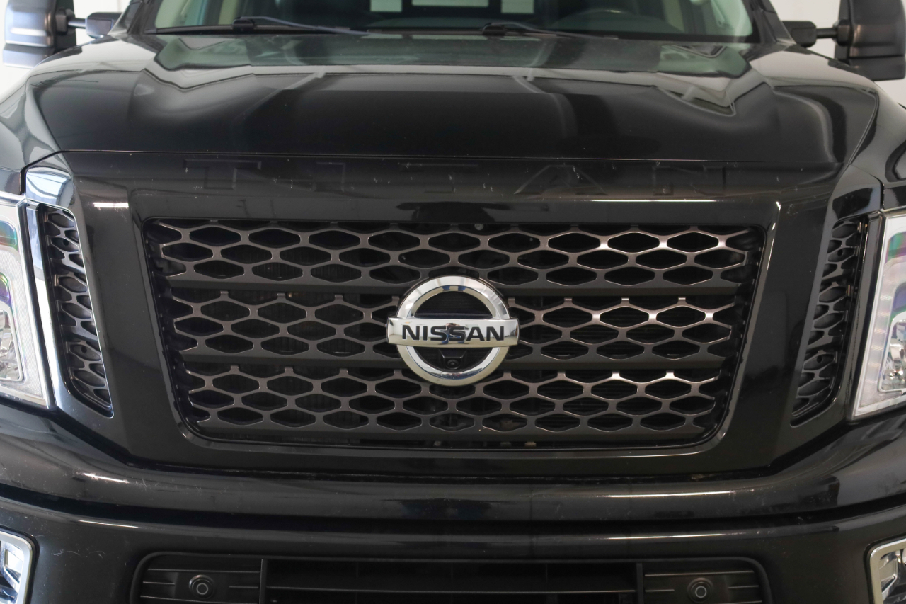 Nissan Titan XD 4x4 Gas Crew Cab PRO-4X 2019