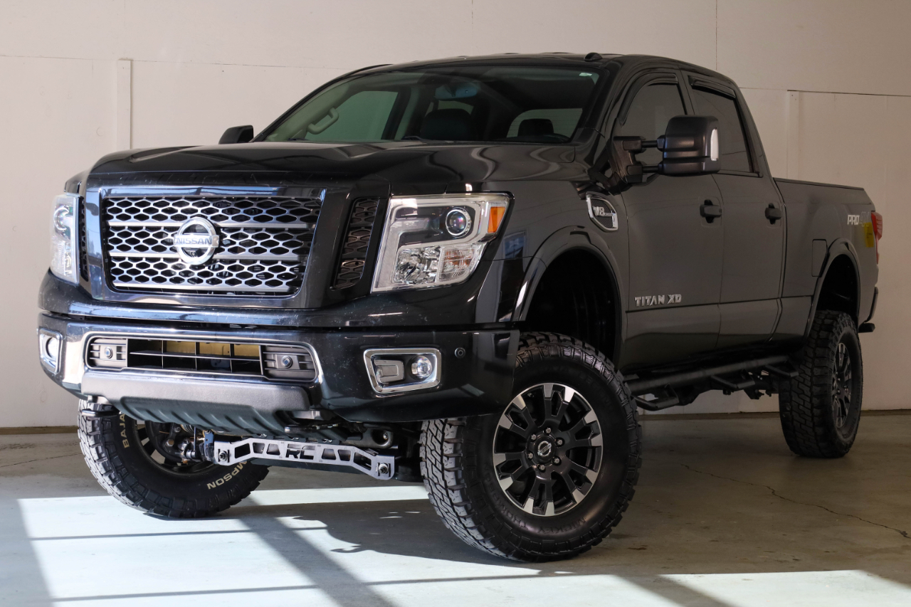 Nissan Titan XD 4x4 Gas Crew Cab PRO-4X 2019