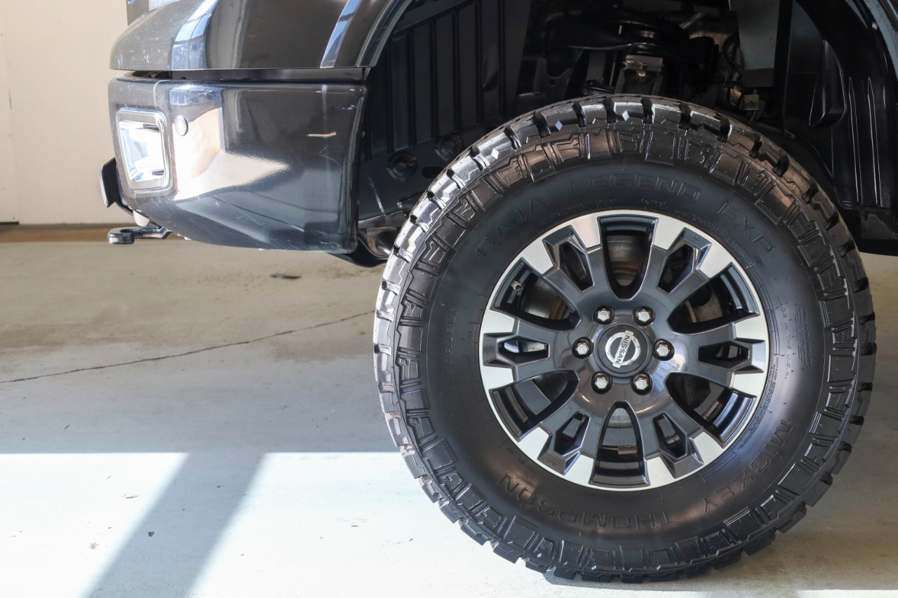 Nissan Titan XD 4x4 Gas Crew Cab PRO-4X 2019