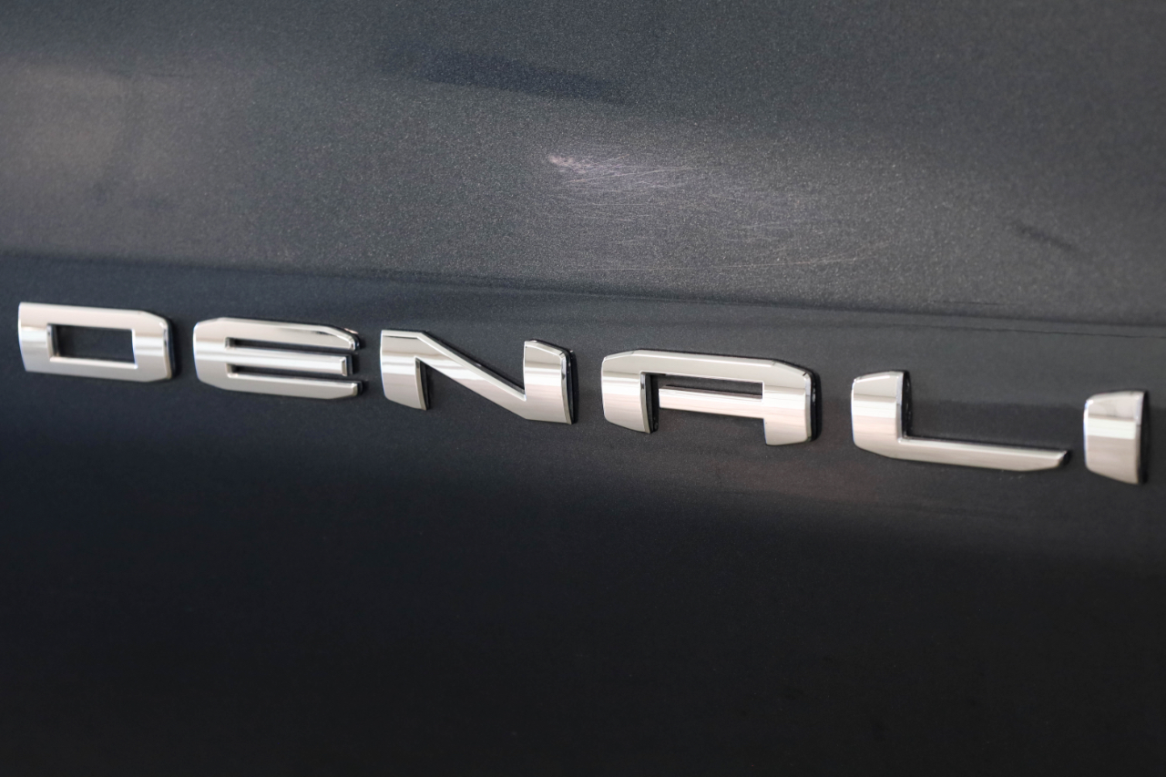 GMC Sierra 1500 4WD Crew Cab 147" Denali 2021