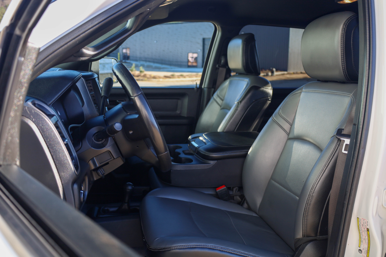 RAM 2500 Tradesman 4x4 Crew Cab 8' Box 2022