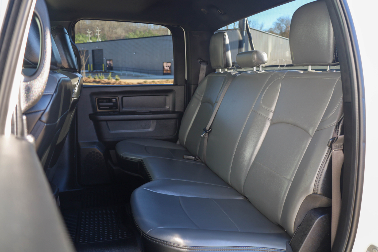 RAM 2500 Tradesman 4x4 Crew Cab 8' Box 2022