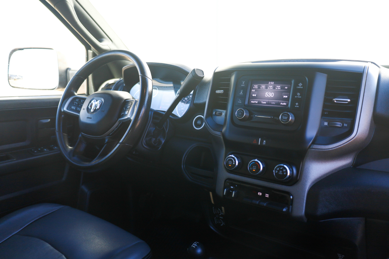 RAM 2500 Tradesman 4x4 Crew Cab 8' Box 2022