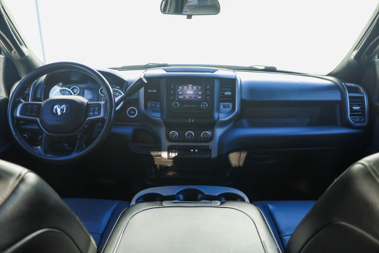 RAM 2500 Tradesman 4x4 Crew Cab 8' Box 2022