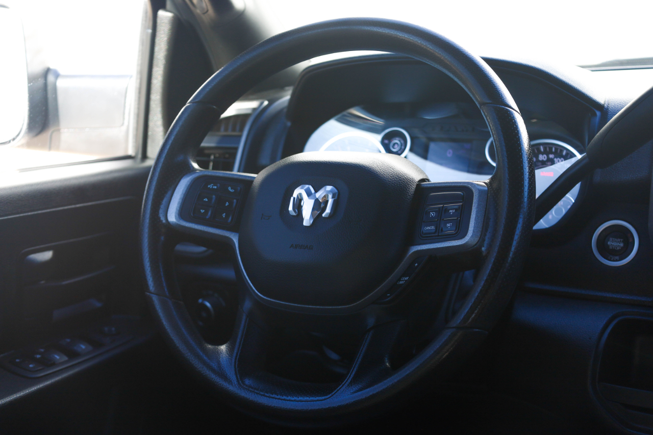 RAM 2500 Tradesman 4x4 Crew Cab 8' Box 2022