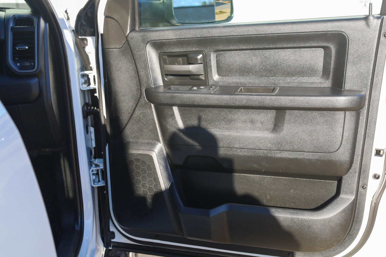 RAM 2500 Tradesman 4x4 Crew Cab 8' Box 2022