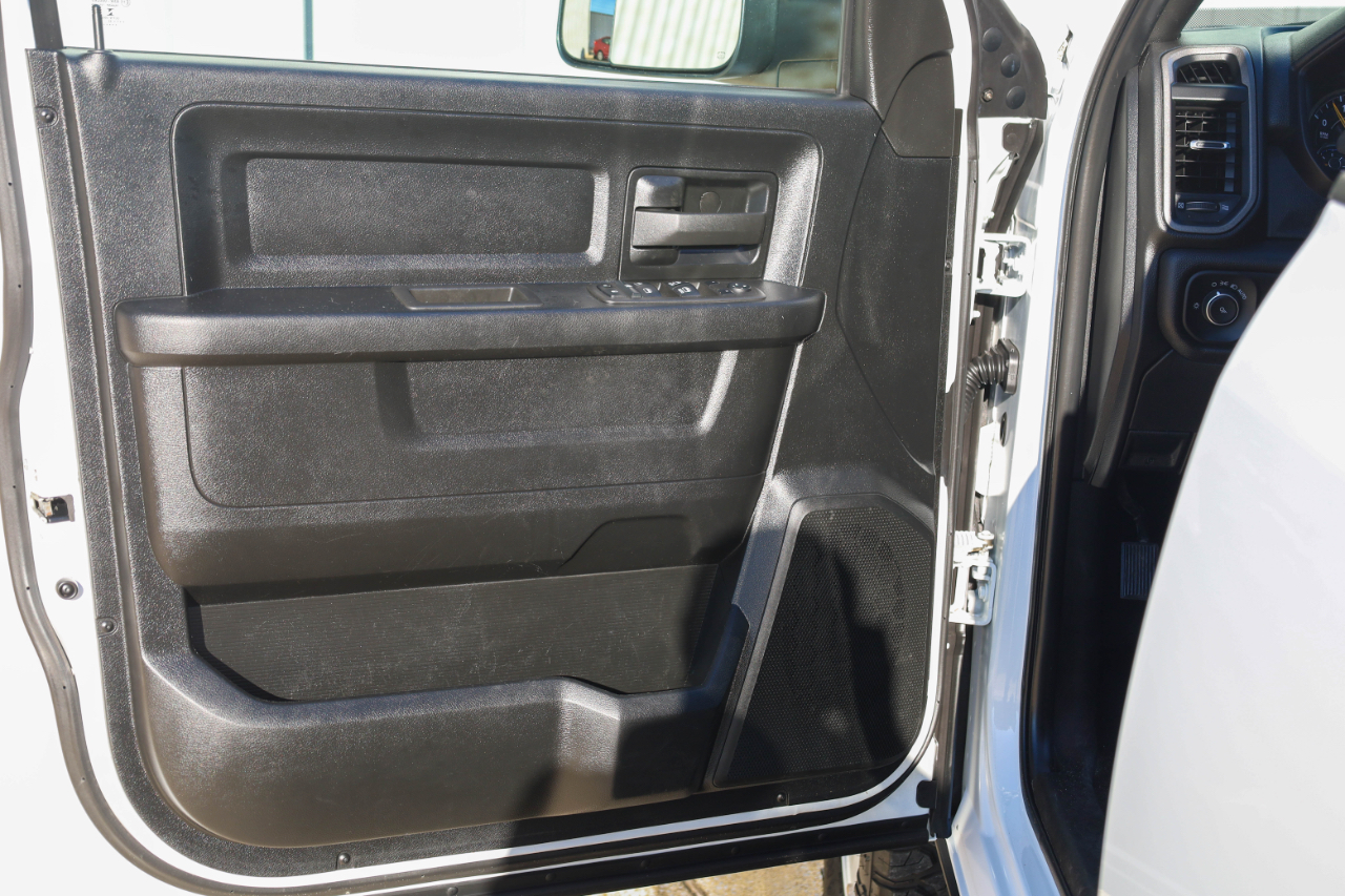 RAM 2500 Tradesman 4x4 Crew Cab 8' Box 2022