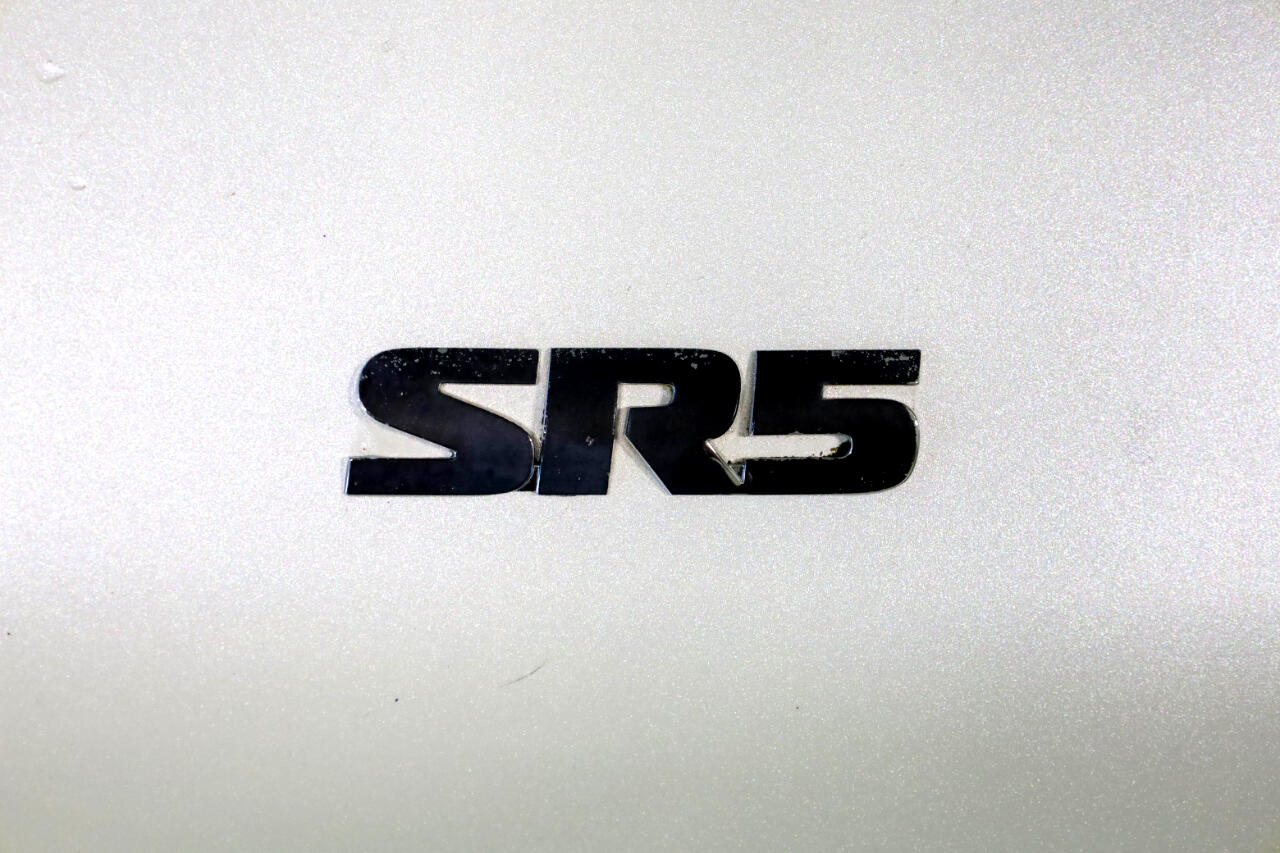 Toyota 4Runner RWD 4dr V6 SR5 (Natl) 2011