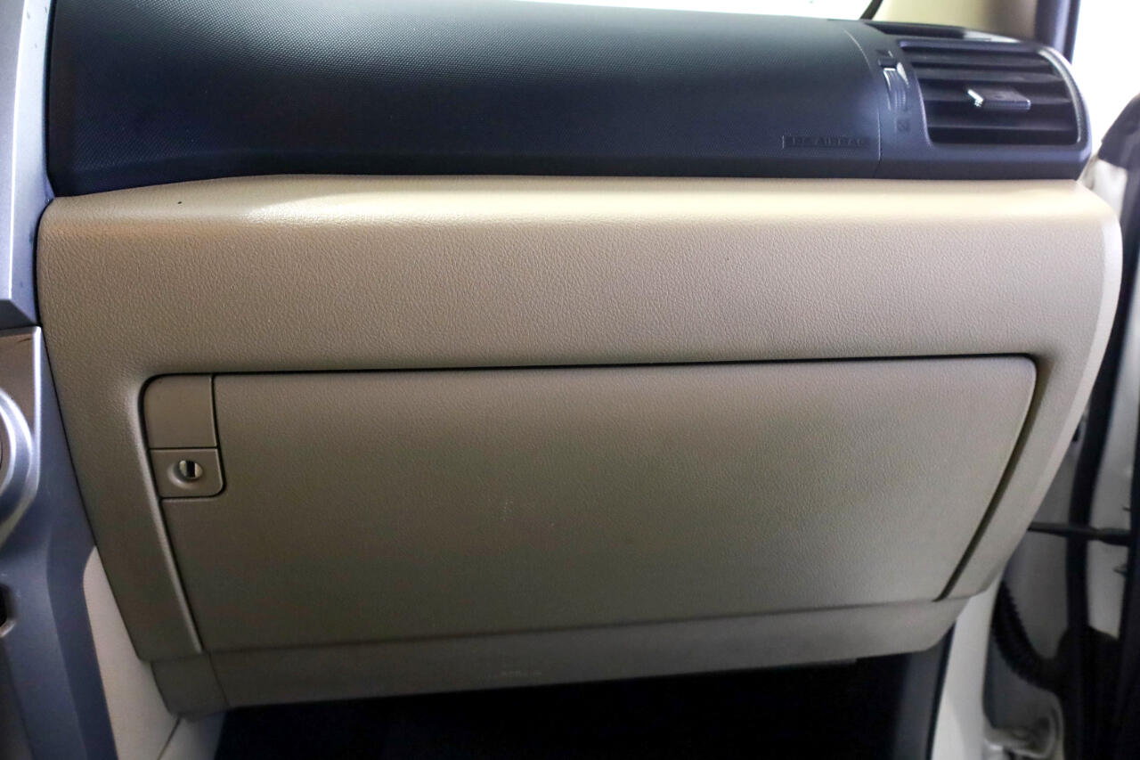 Toyota 4Runner RWD 4dr V6 SR5 (Natl) 2011