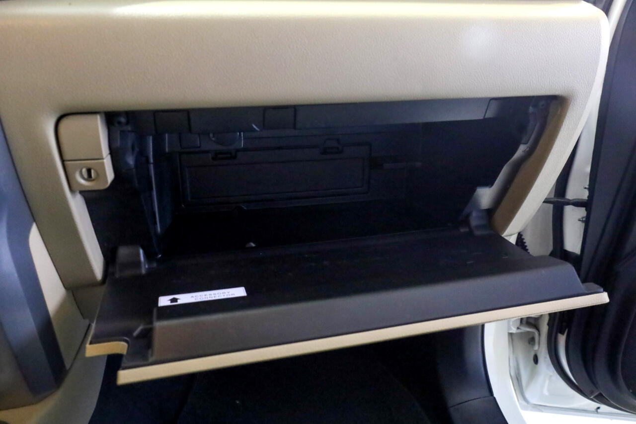 Toyota 4Runner RWD 4dr V6 SR5 (Natl) 2011