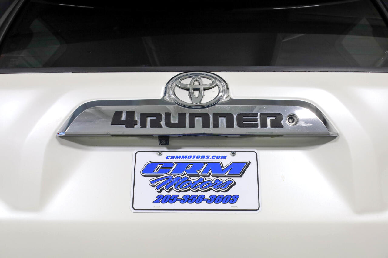 Toyota 4Runner RWD 4dr V6 SR5 (Natl) 2011