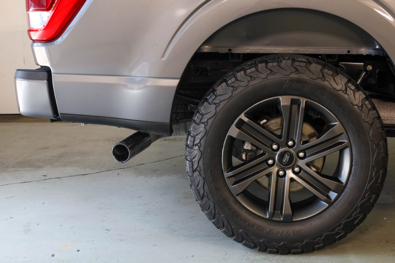 Ford F-150 4WD SuperCrew 145" Lariat 2022