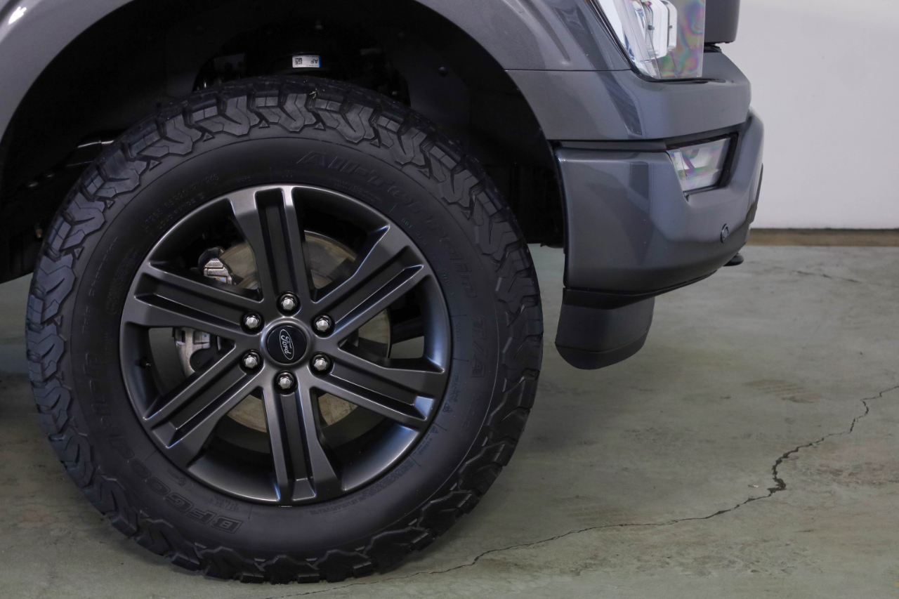 Ford F-150 4WD SuperCrew 145" Lariat 2022