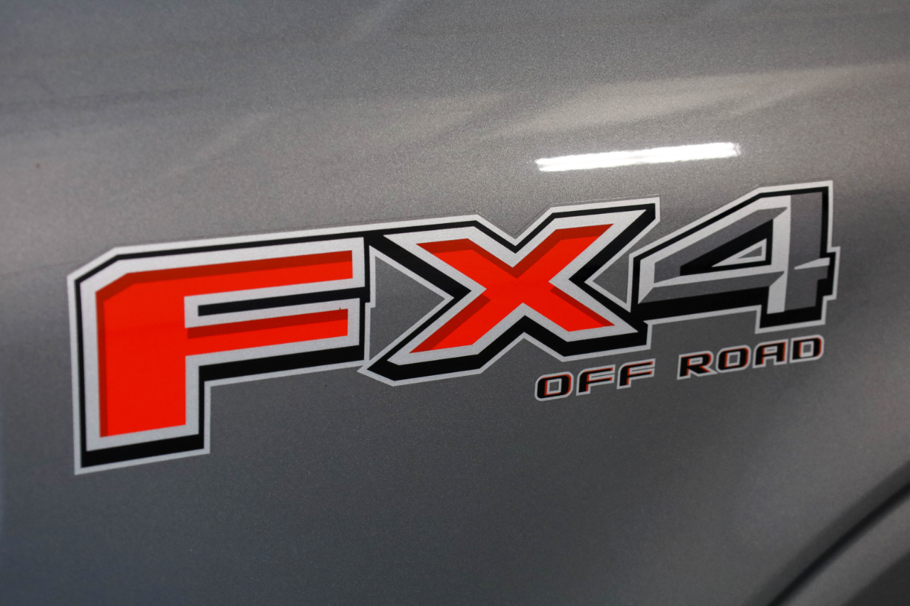 Ford F-150 4WD SuperCrew 145" Lariat 2022